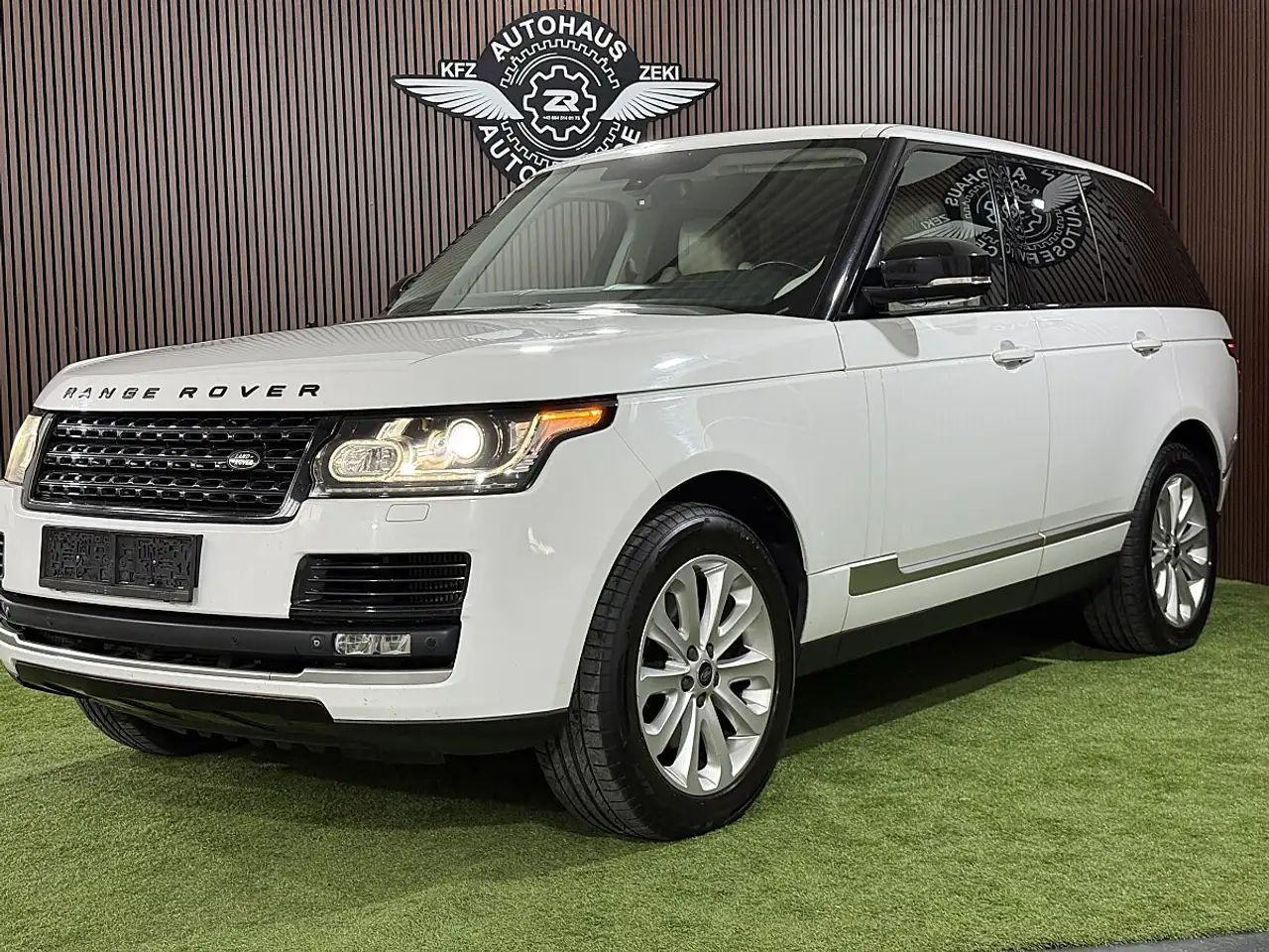 Land Rover Range Rover 3,0L TD V6 Vogue — photo 1 of 40
