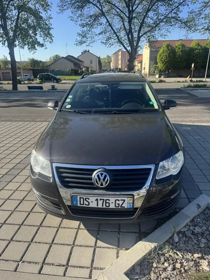 Volkswagen Passat Variant SW 1.6 TDI 105 CR FAP BlueMotion Confortline — photo 1 of 12
