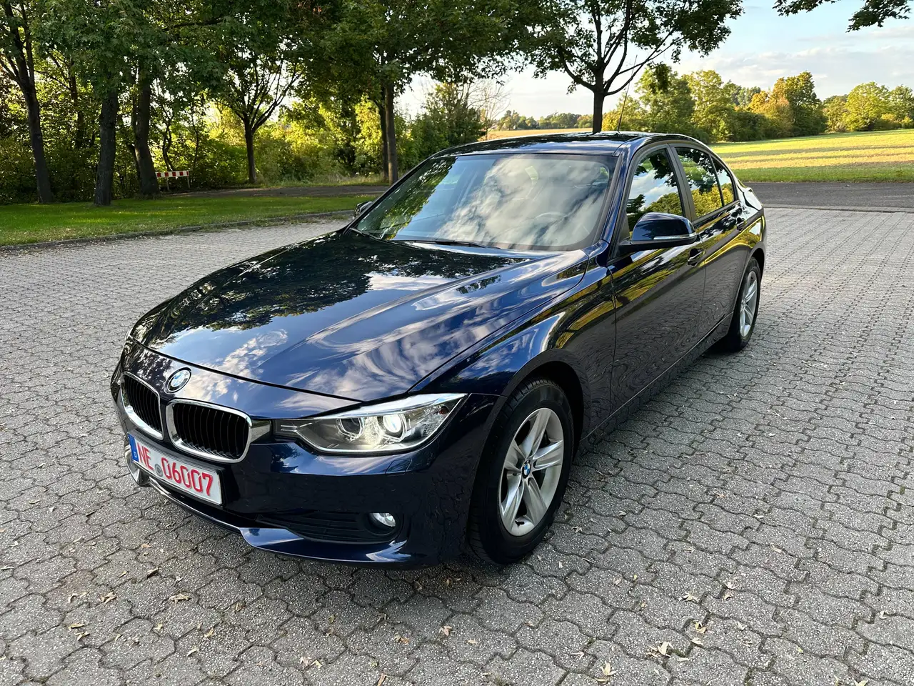 BMW 318 318 d — photo 1 of 15