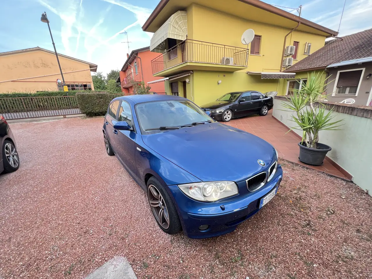 BMW 118 118d Attiva — photo 1 of 8