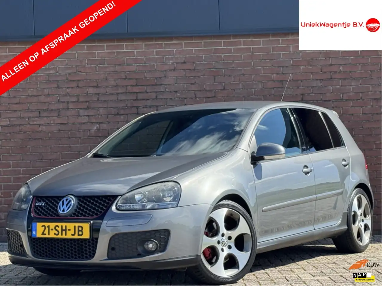 Volkswagen Golf GTI 2.0 TFSI | NL-AUTO! | NAVI! | CLIMA! — photo 1 of 37