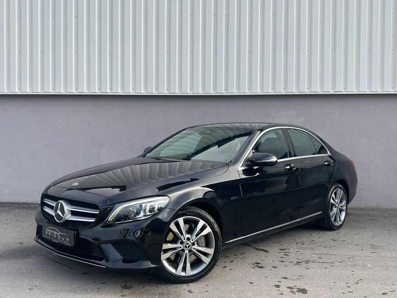 Mercedes-Benz C 300 Limousine *TÜVNEU*LEDER*LED*NAVI* — photo 1 of 16