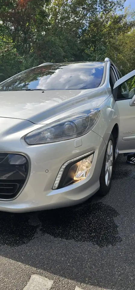 Peugeot 308 308 HDi FAP 90 Tendance — photo 1 of 34