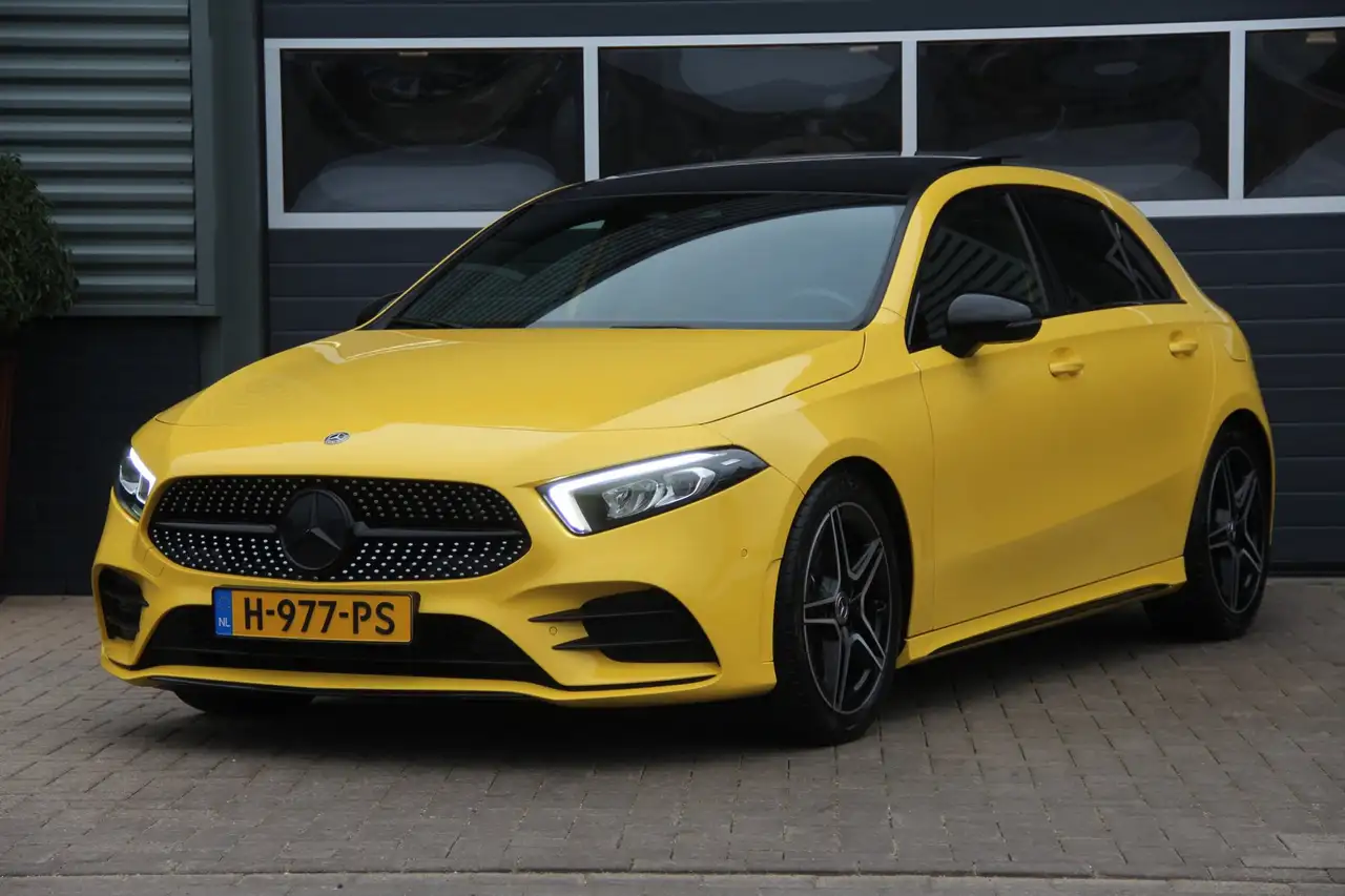 Mercedes-Benz A 180 Business | NL Auto | AMG | Pano-Dak | Camera | ECC — photo 1 of 27