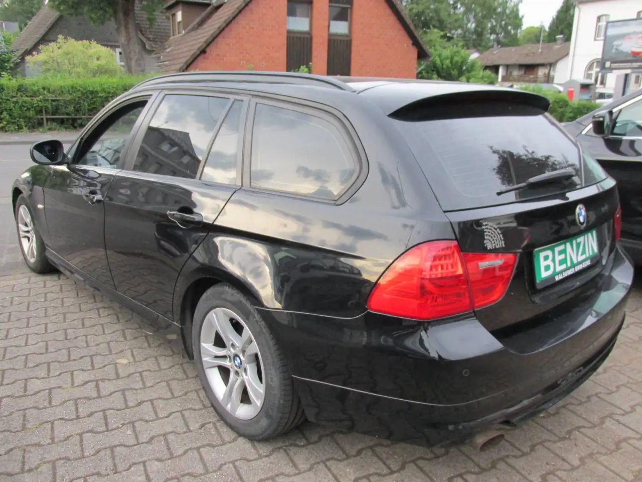 2011 BMW 318 318 i Touring*EURO 5*TÜV/AU NEU 07/2028*ALUFELGEN*KLIMA*SHZ*NEU STEUERKETTE SATZ*VIEL NEUE TEILE !!!, photograph 5