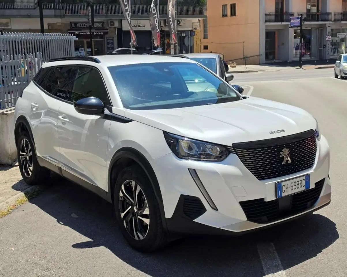 Peugeot 2008 BlueHDi 110 S&S Allure — photo 1 of 15