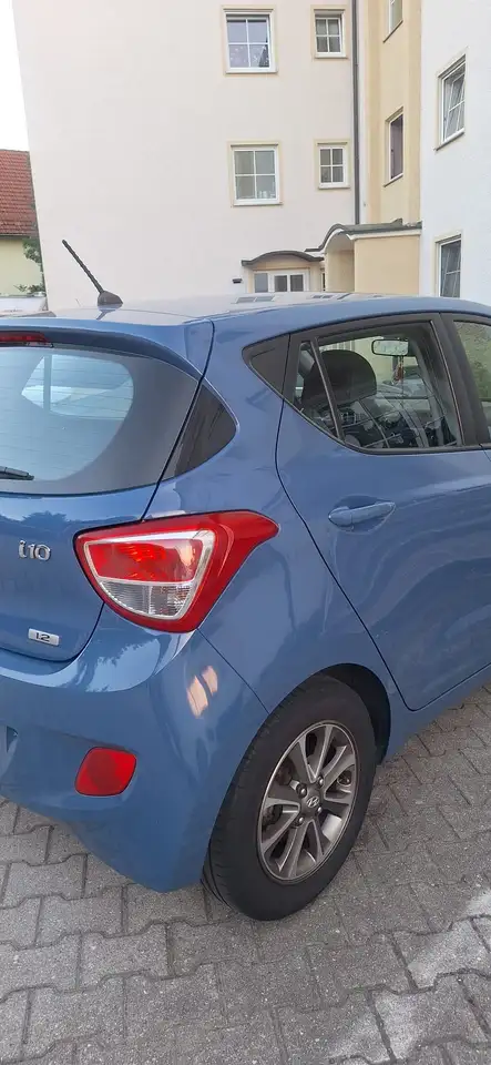 Hyundai i10 i10 1.2 Fifa World Cup Edition — photo 1 of 7