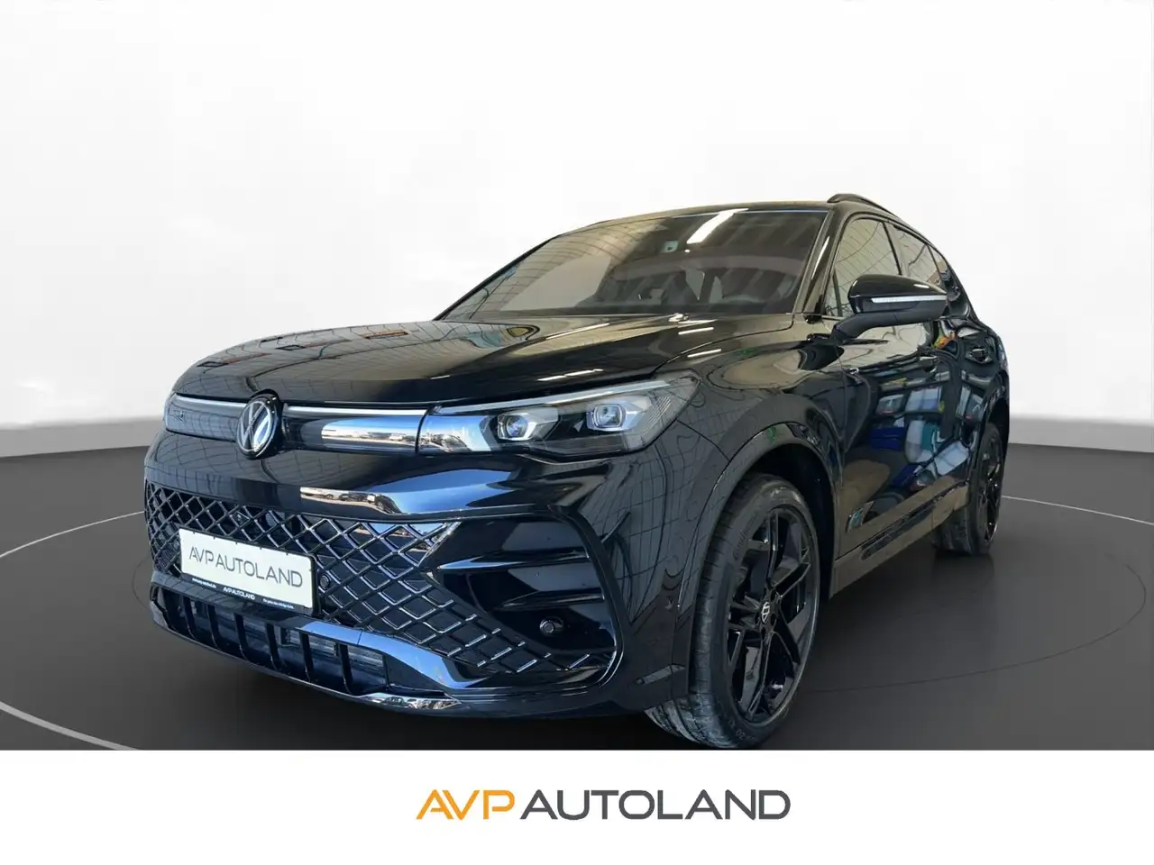 Volkswagen Tiguan 2.0 TSI DSG 4MOTION R-Line BLACK STYLE | AHK | — photo 1 of 15