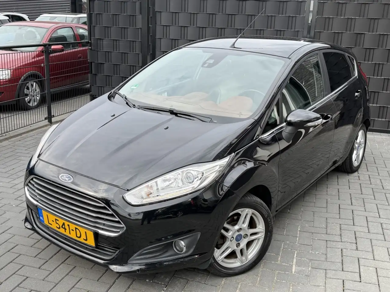 Ford Fiesta 1.0 EcoB. Titanium X| LEER| CLIMA| 5DRS| VOL OPTIE — photo 1 of 15