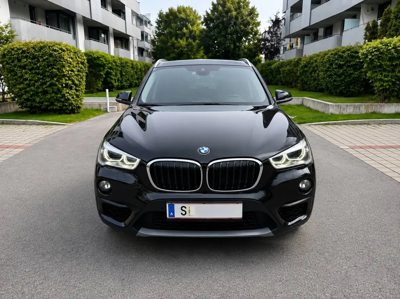 BMW X1 X1 sDrive16d Advantage Aut. Advantage — photo 1 of 13
