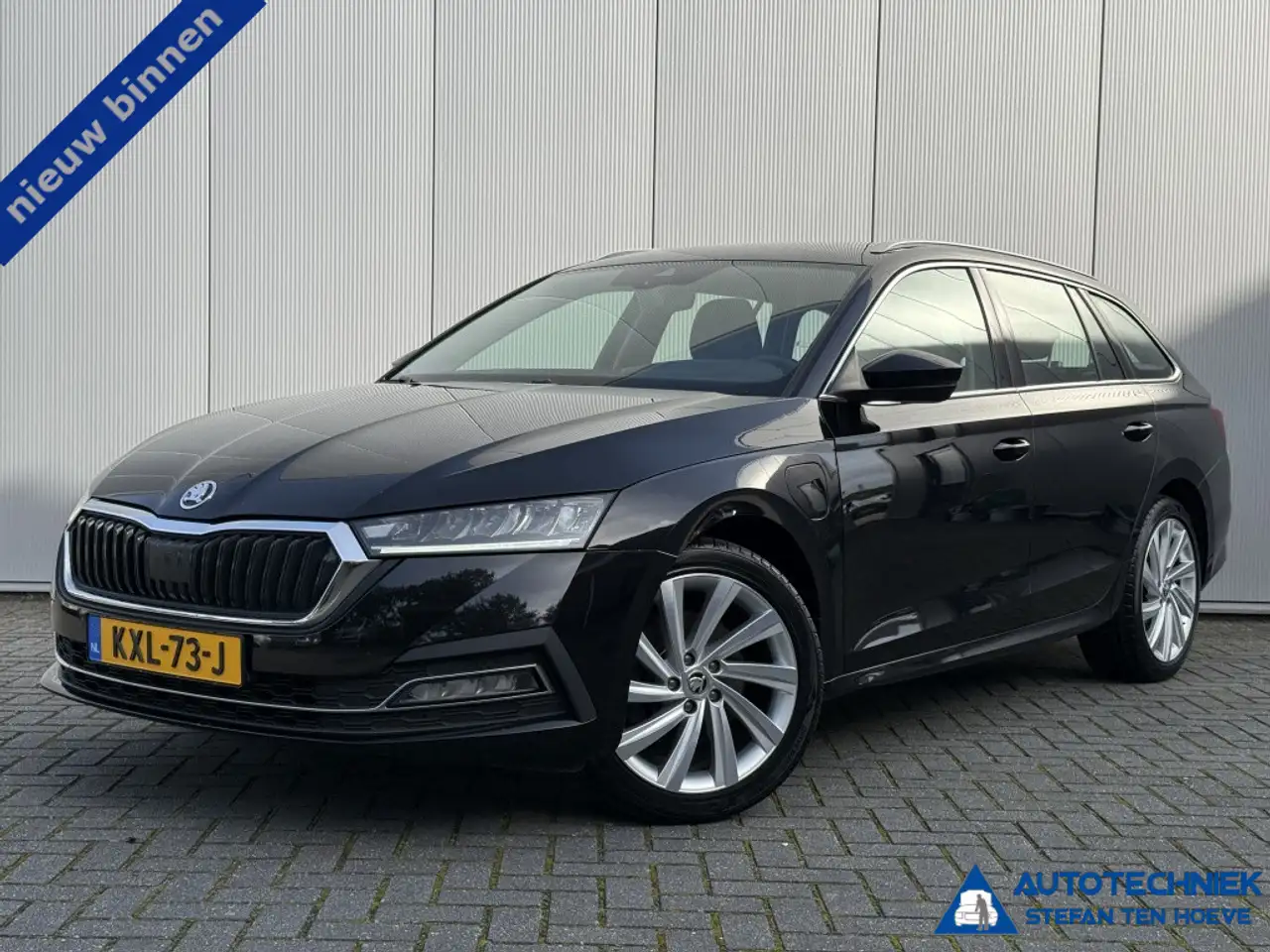 Skoda Octavia Combi 1.4 TSI iV Sport Business Carplay digitaal c — photo 1 of 40
