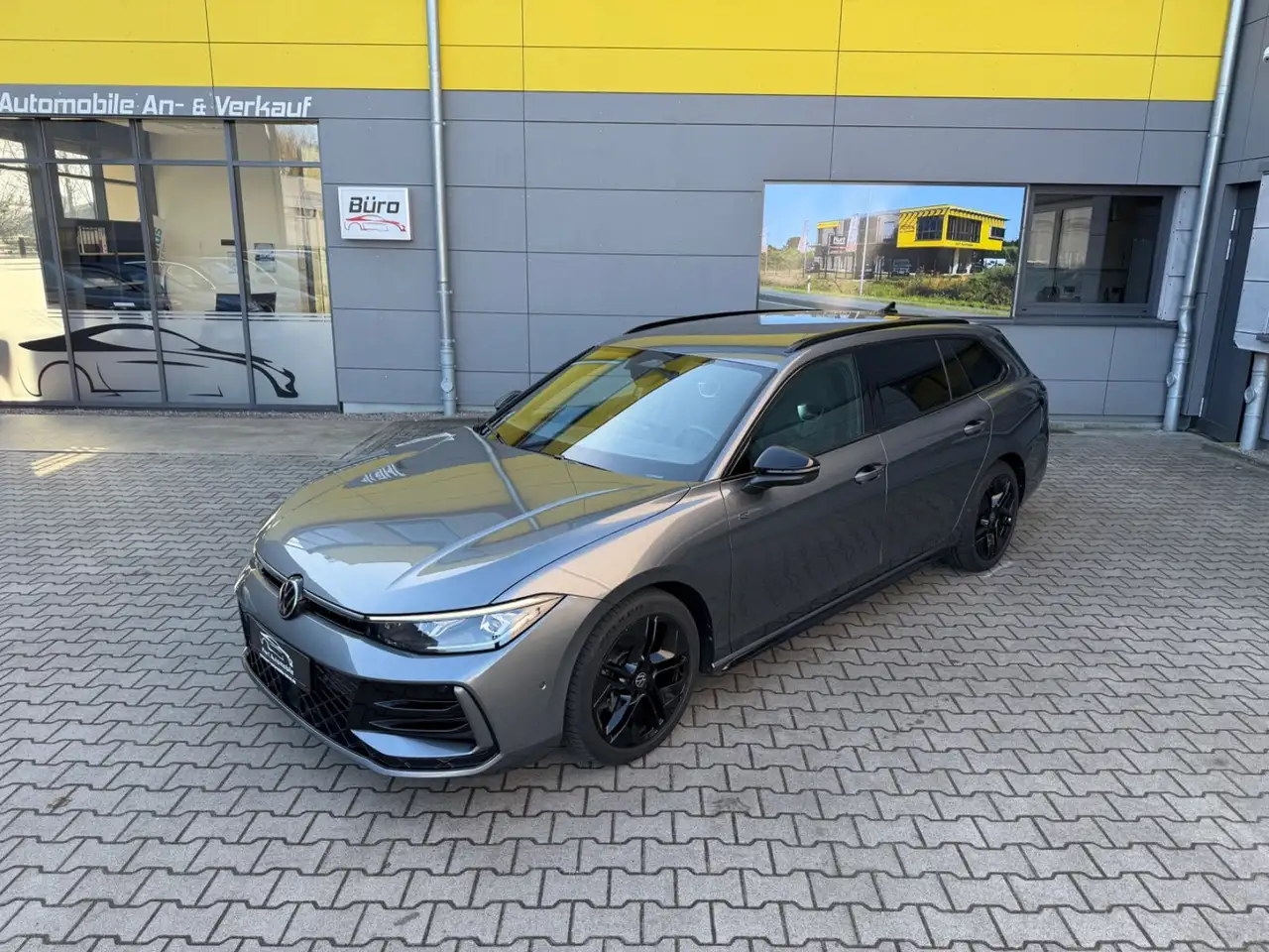 Volkswagen Passat Variant R-line/KAMERA/360°KAMERA/LED/MWST — photo 1 of 32
