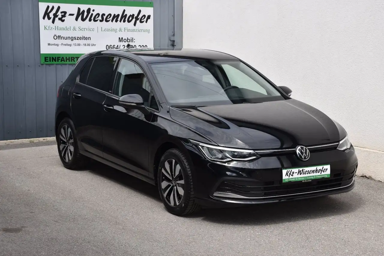 Volkswagen Golf VIII 1.5 TSI Life OPF / Sitzheizung / Reifen Neu / — photo 1 of 32