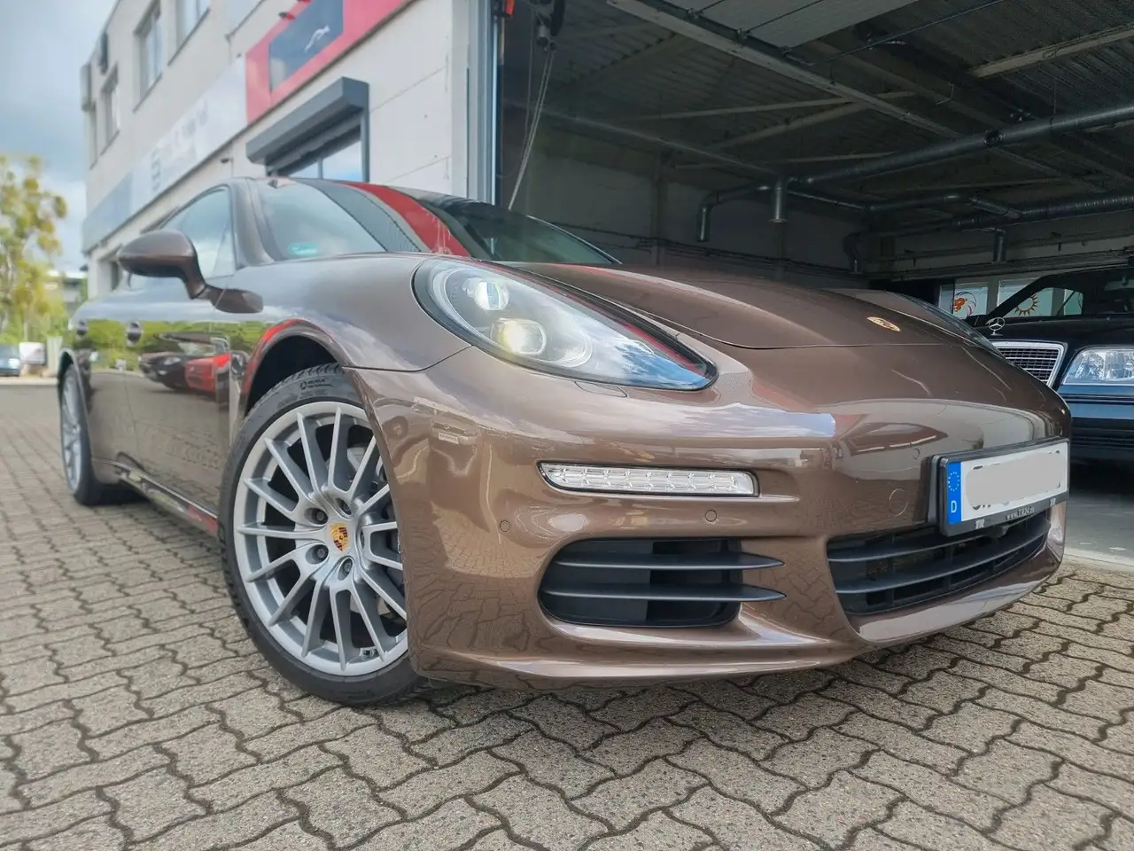 Porsche Panamera Diesel V6 TDI — photo 1 of 15