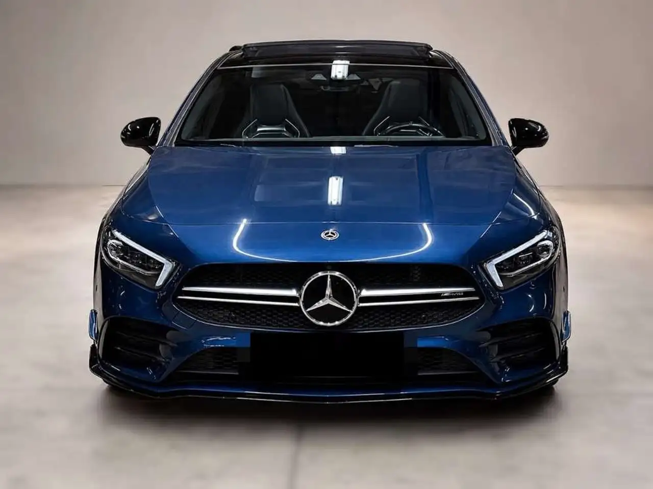Mercedes-Benz A 35 AMG Mercedes-AMG 4MATIC+ — photo 1 of 14