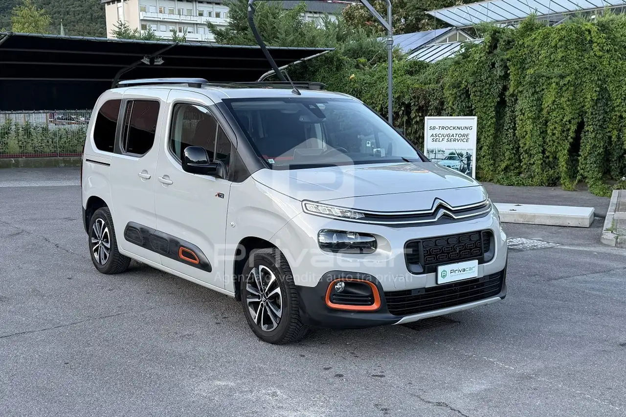 Citroen Berlingo Berlingo PureTech 110 Stop&Start M Shine — photo 1 of 14