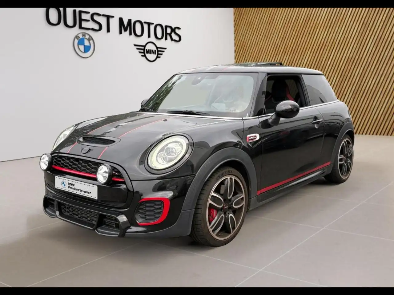 MINI John Cooper Works John Cooper Works 231ch Euro6d-T — photo 1 of 13