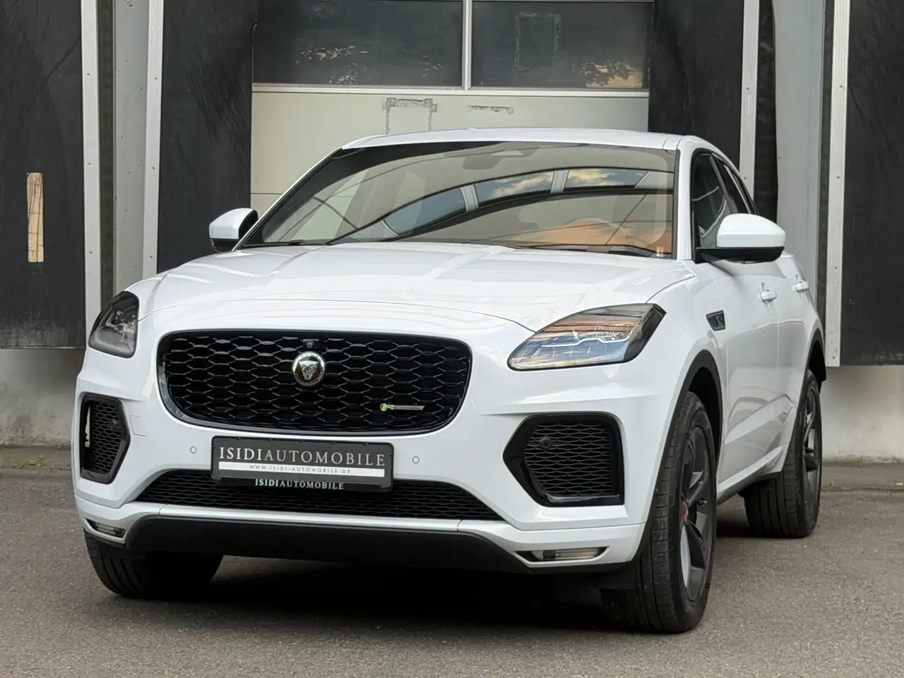 Jaguar E-Pace R-Dynamic S AWD LED Virtual Kamera-360° — photo 1 of 40