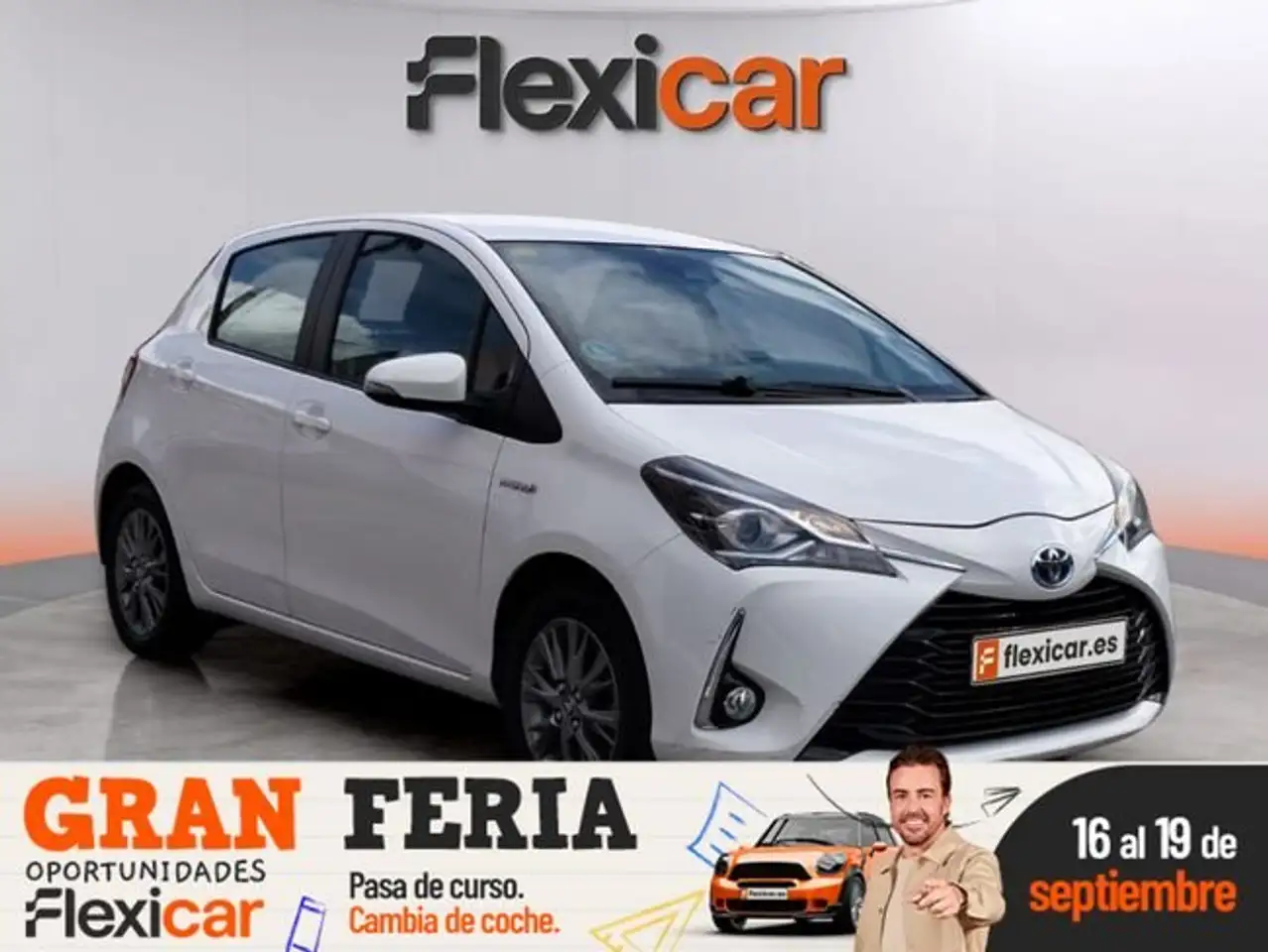Toyota Yaris 1.5 100H Active Ecovan — photo 1 of 23