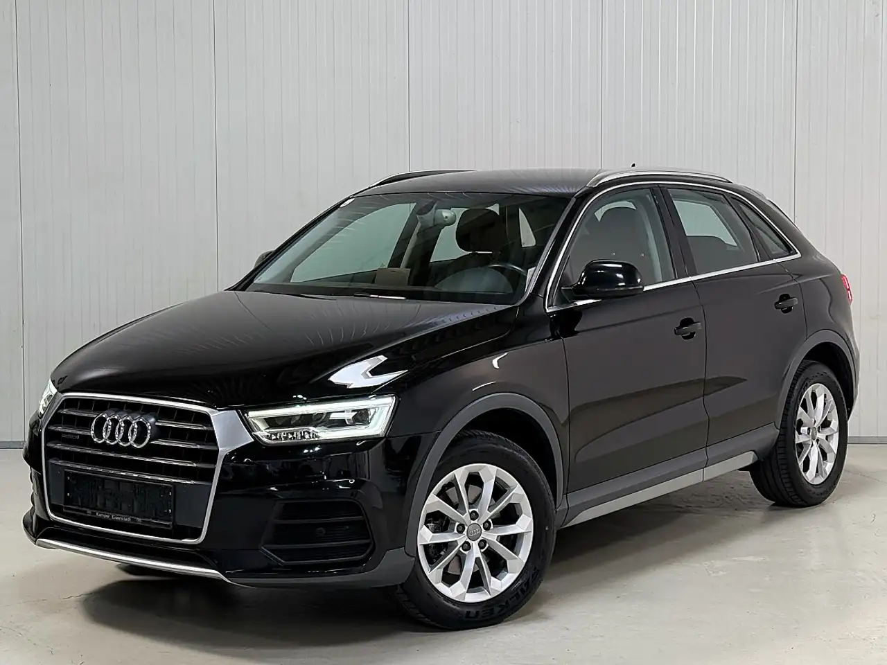 Audi Q3 2,0 TDI Design quattro S-tronic — photo 1 of 40