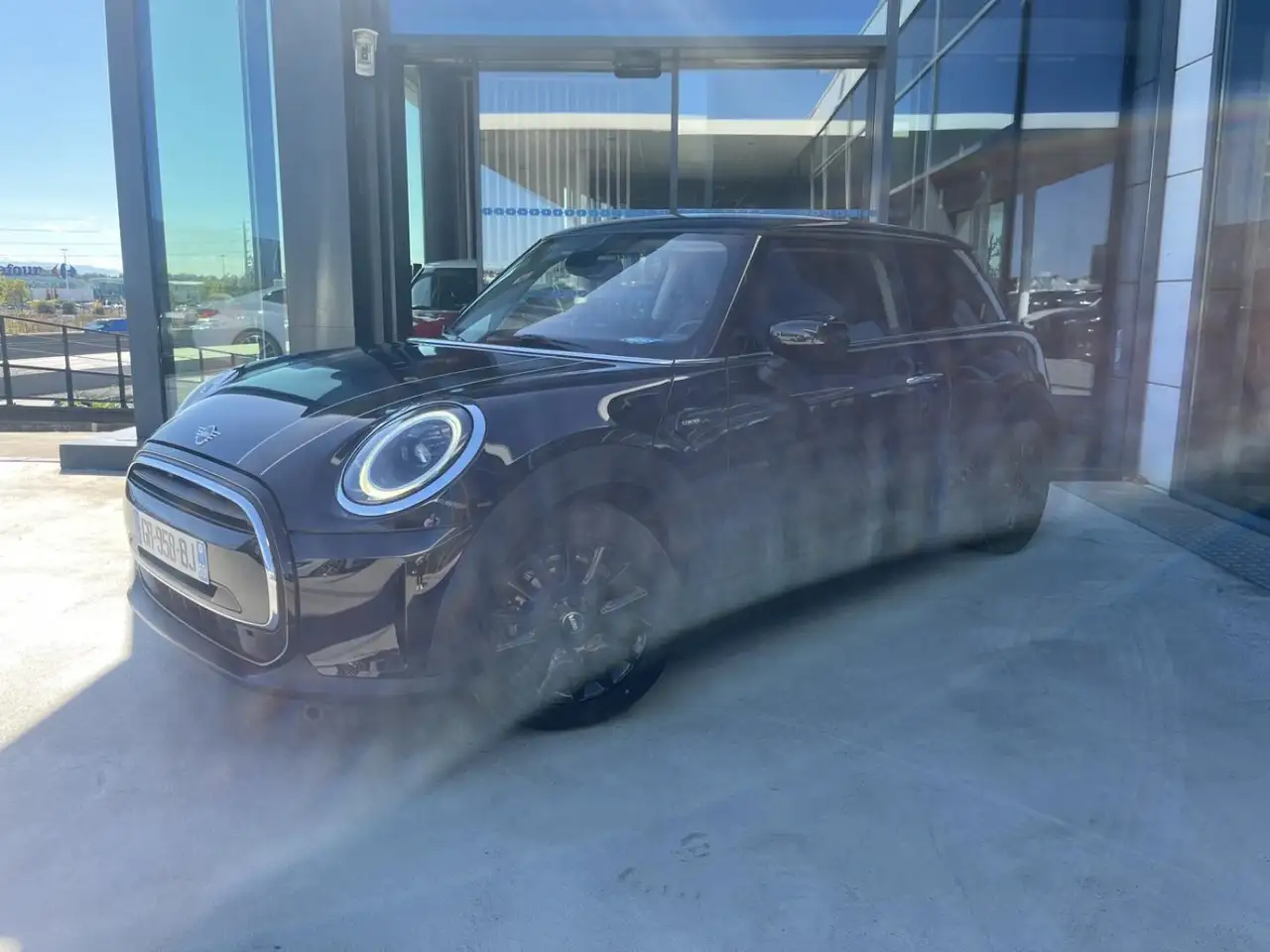 MINI Cooper E Cooper 136ch Edition Camden BVA7 — photo 1 of 17