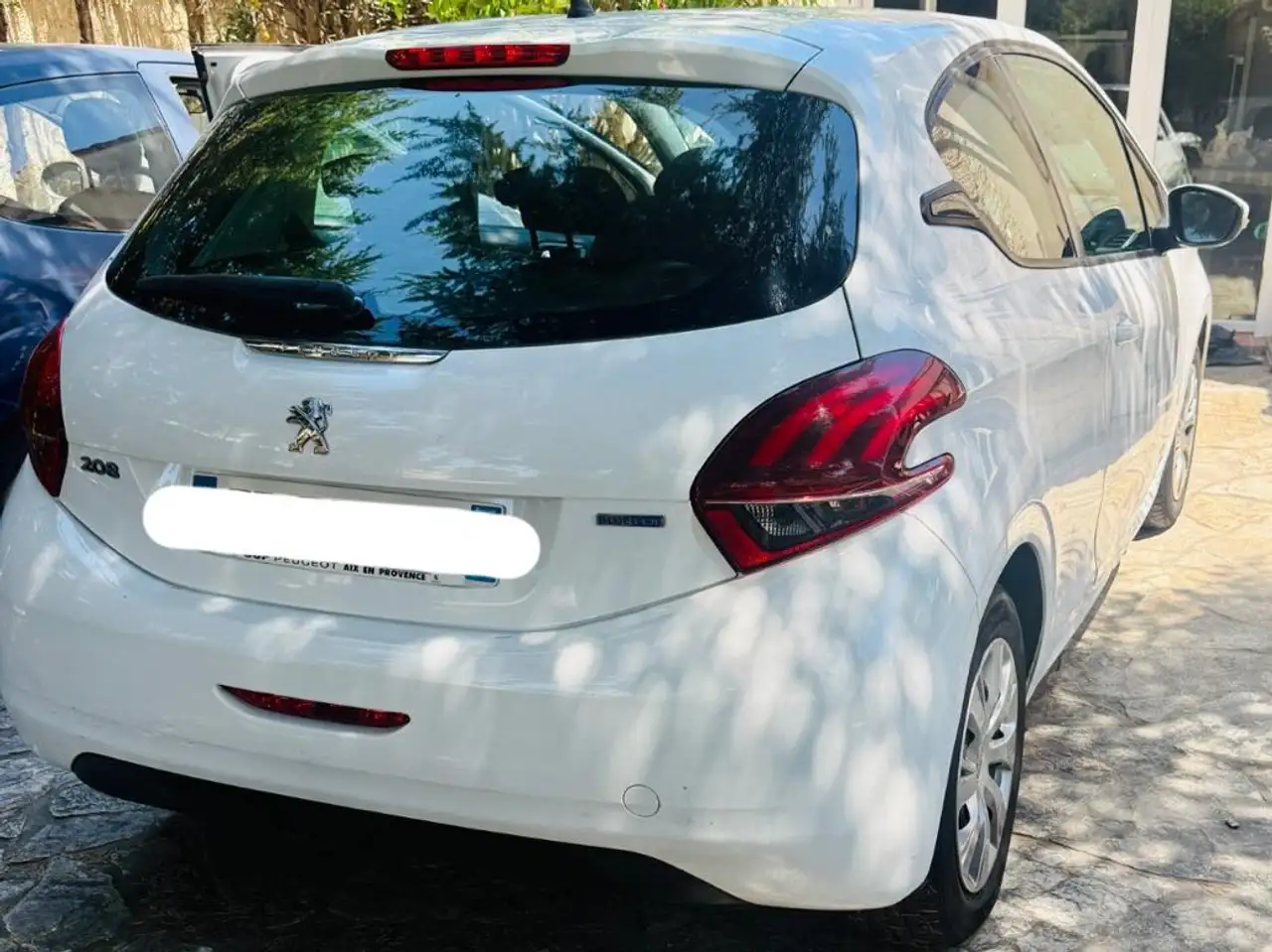 Peugeot 208 208 1.6 BlueHDi 75ch BVM5 Active — photo 1 of 4