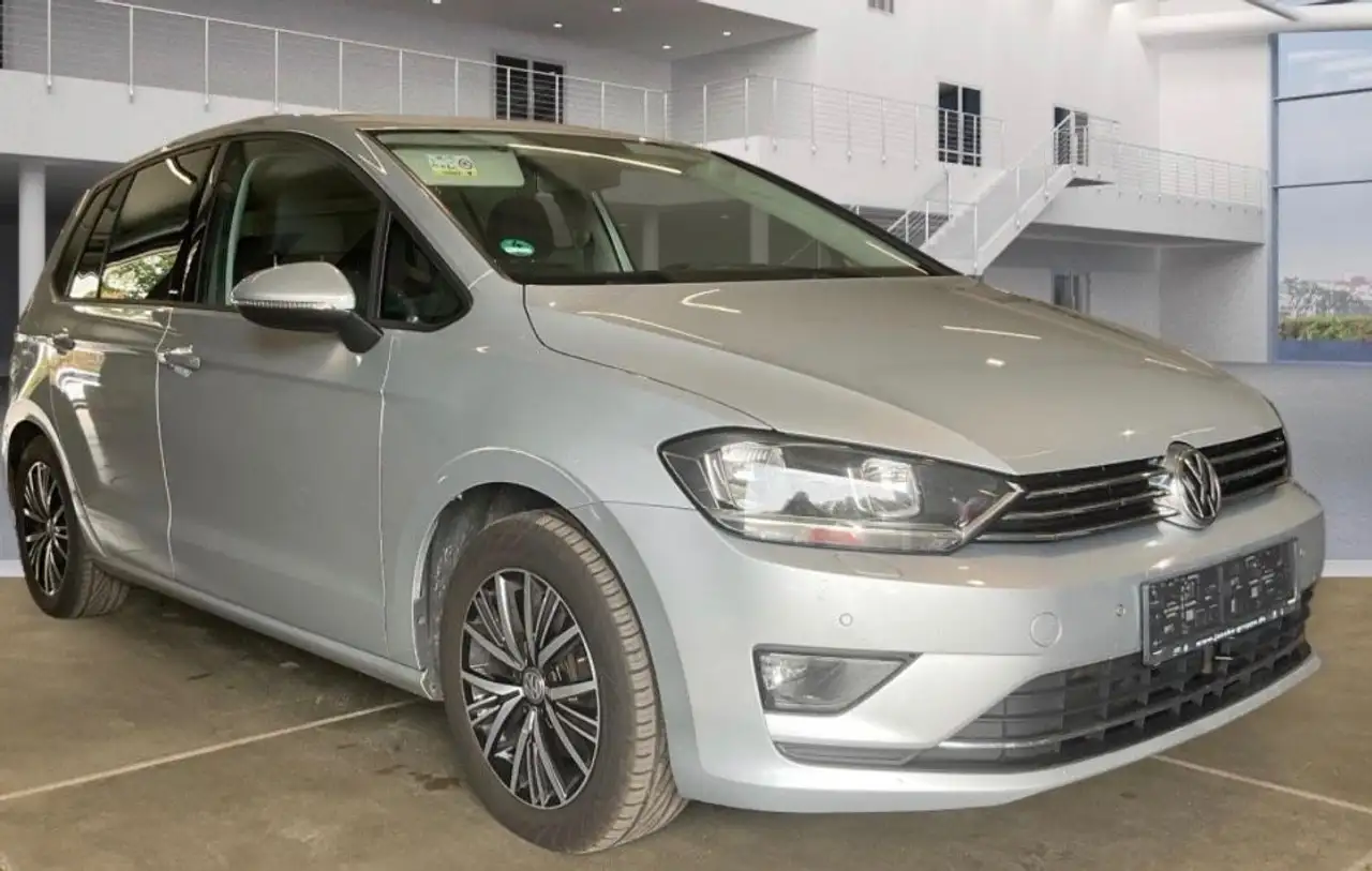 Volkswagen Golf Sportsvan 2.0 TDI*Panorama*Navi*AHK — photo 1 of 12
