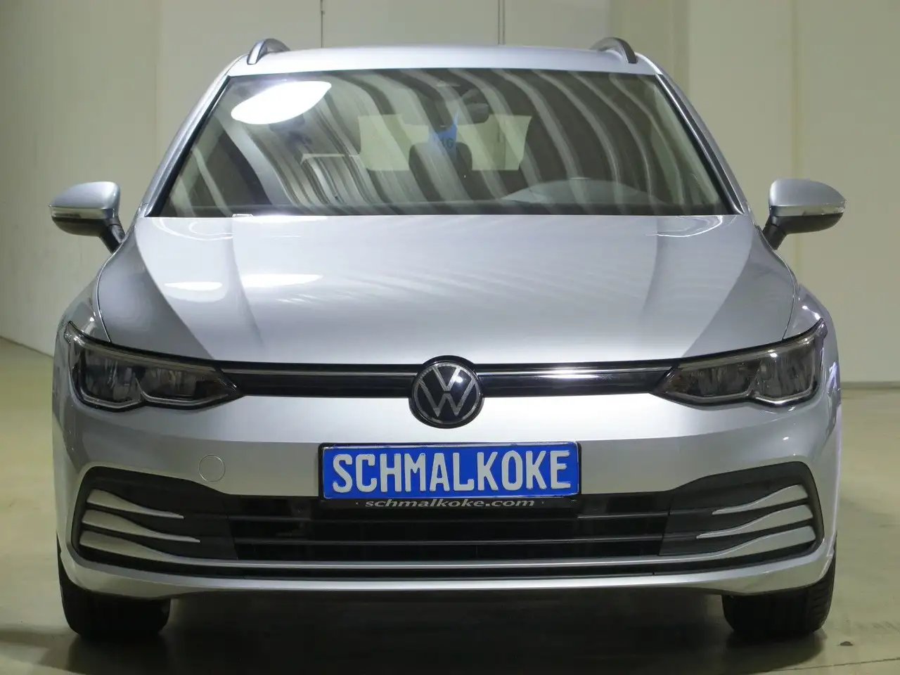 Volkswagen Golf VIII Variant TDI 2.0 SCR Life AHK Nav Stdhz — photo 1 of 40