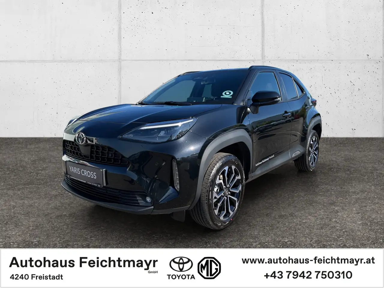 Toyota Yaris Cross HYBRID 2WD Active Drive Safety Paket 5t. — photo 1 of 11