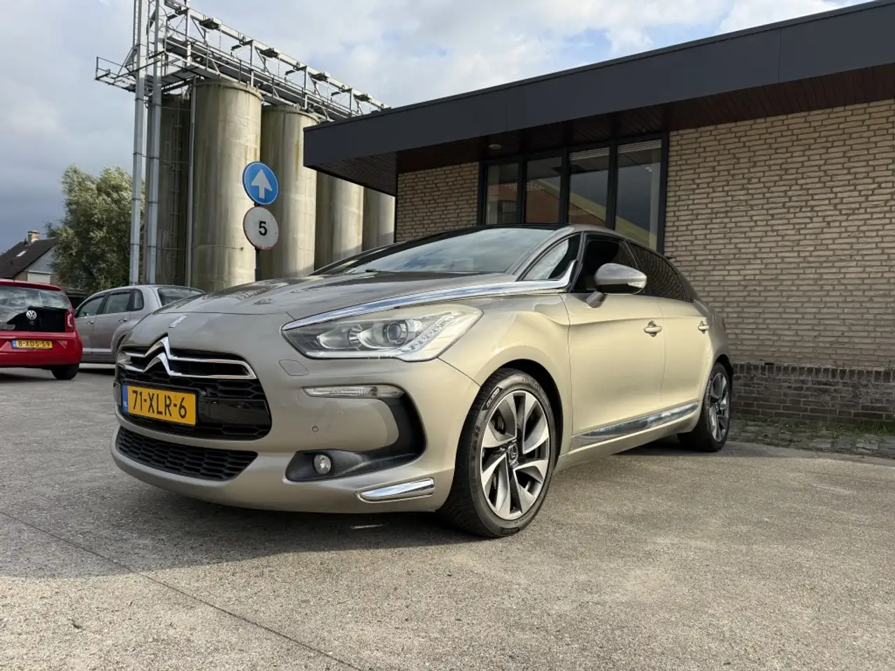 Citroen DS5 1.6 THP So Chic Nieuwe distributieketting — photo 1 of 15
