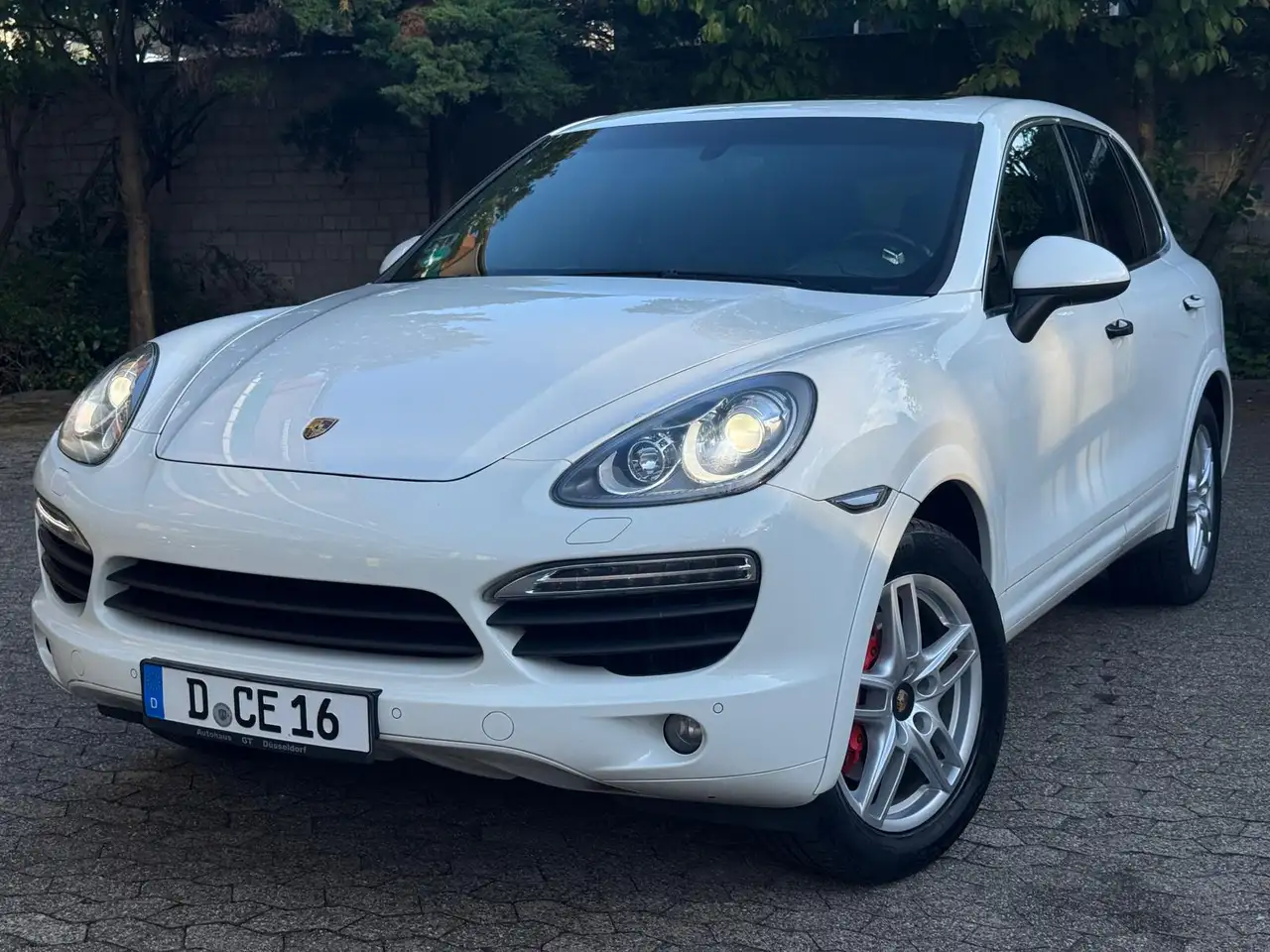 Porsche Cayenne 3.0 TDI * Panorama * AHK * Kamera * Sitzheizung — photo 1 of 17
