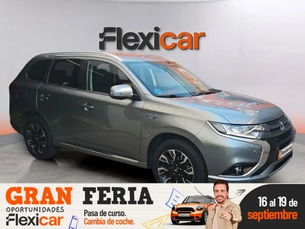 Mitsubishi Outlander PHEV Kaiteki 4WD — photo 1 of 18