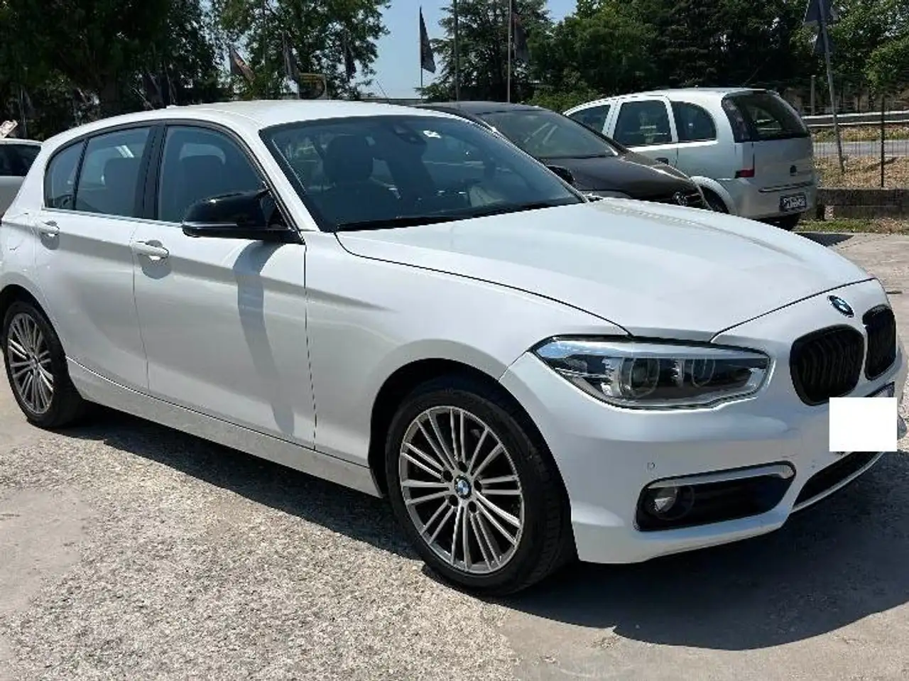 BMW 116 116d Urban 5p - Neopatentati — photo 1 of 15