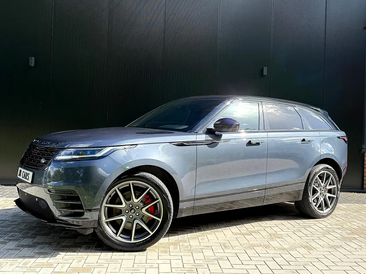 Land Rover Range Rover Velar 2.0 P400e AWD Dynamic HSE PHEV — photo 1 of 22