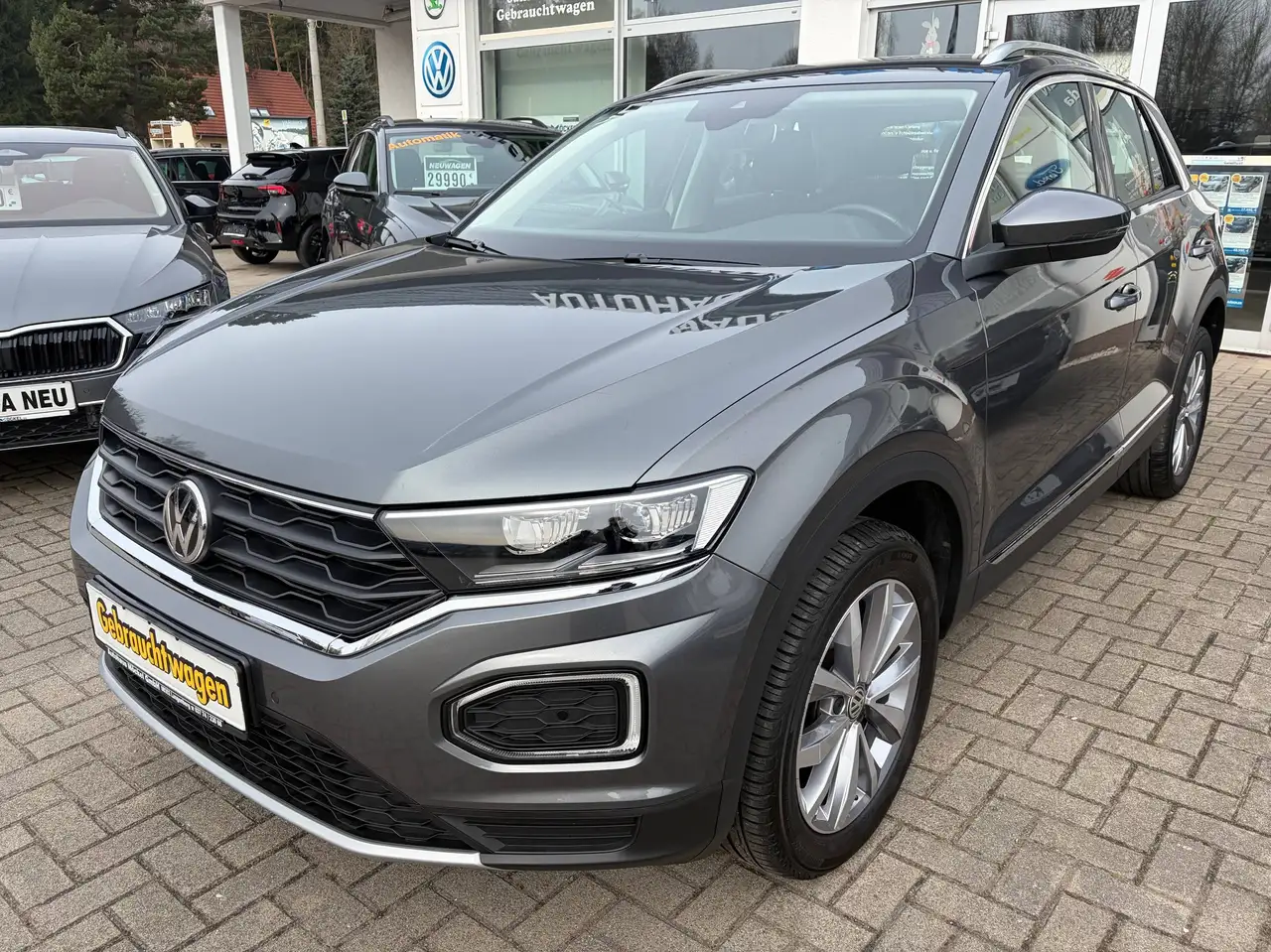 Volkswagen T-Roc 1.5 TSI DSG Style, 1.HAND, ALU, LED, PDC vo+hi, USB, ACC — photo 1 of 31