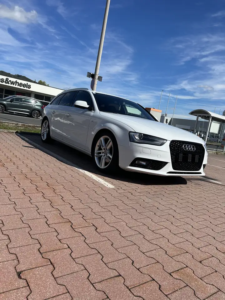 Audi A4 — photo 1 of 10