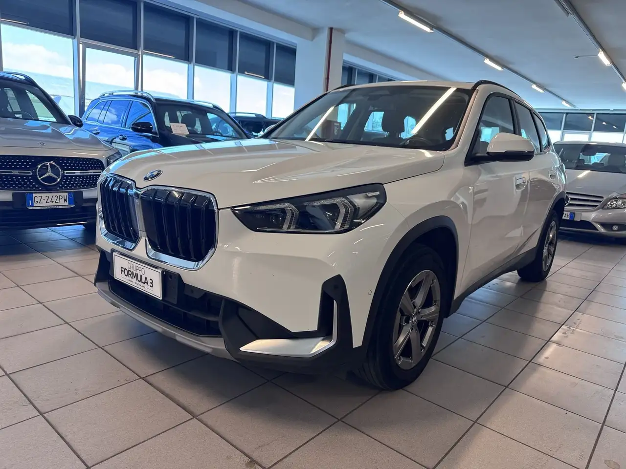 BMW X1 sDrive 18d DCT — photo 1 of 15