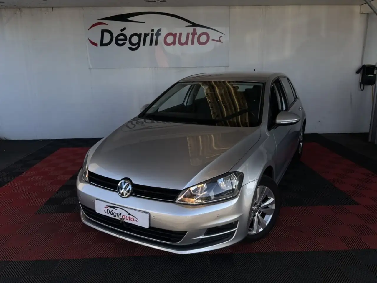 Volkswagen Golf 1.6 TDI 105 BlueMotion Technology FAP Confortline — photo 1 of 10