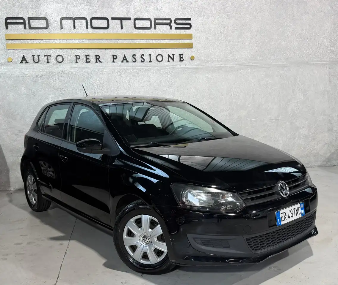 Volkswagen Polo Benzina Neopatentati 5 Porte — photo 1 of 14