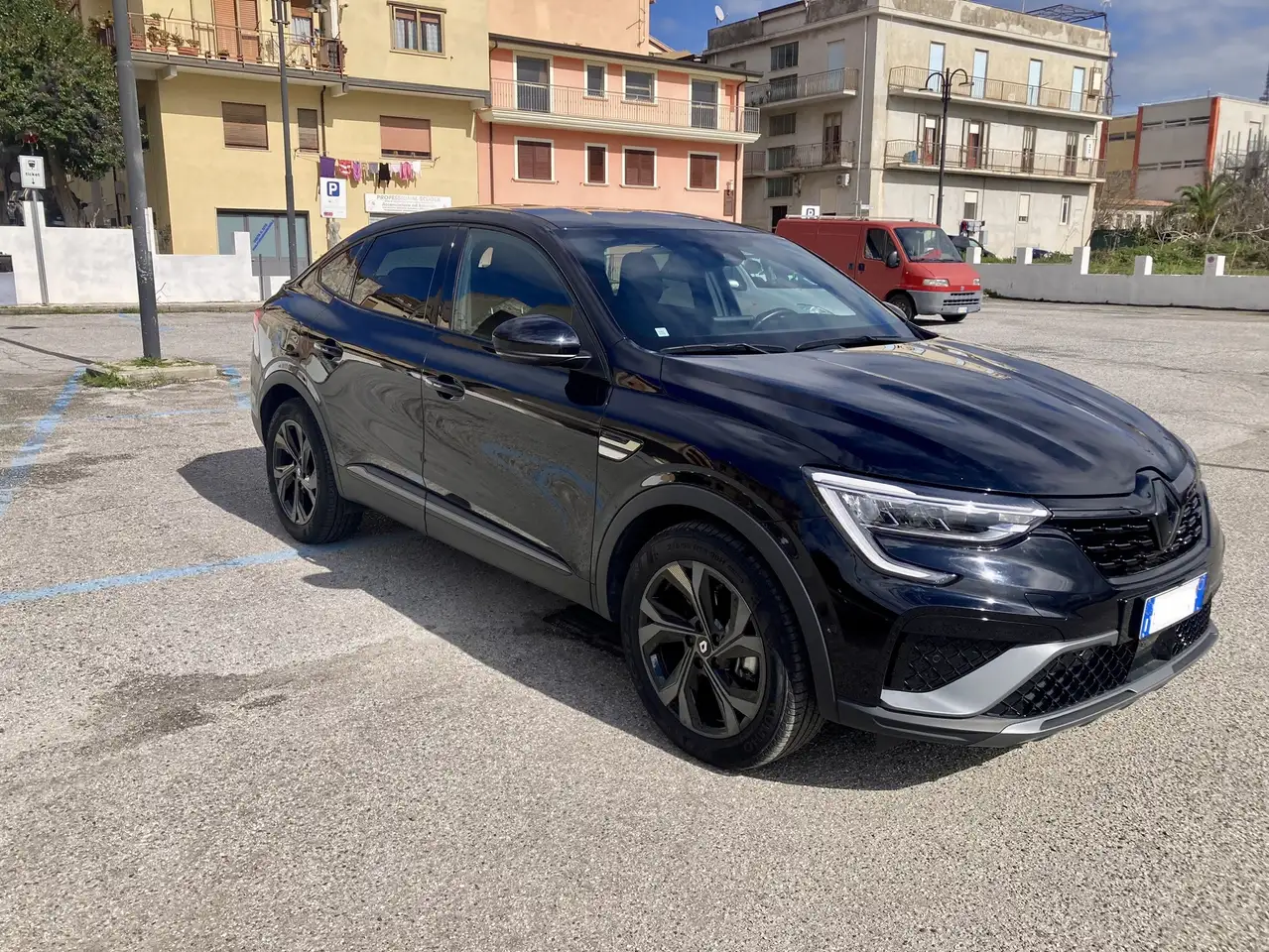 Renault Arkana 1.6 E-Tech full hybrid Engineered Fast Track 145cv — photo 1 of 13