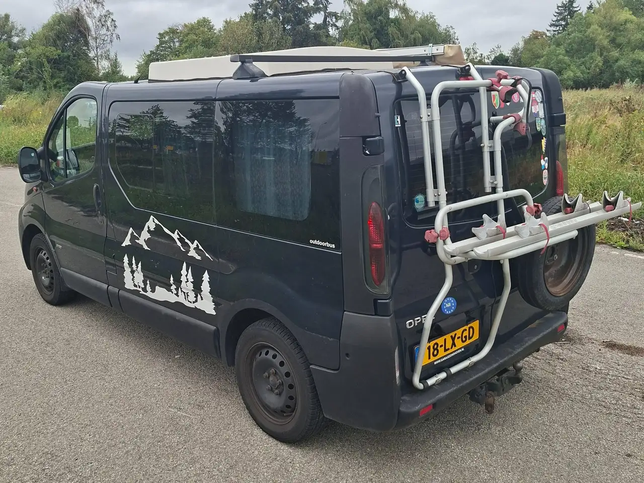 Opel Vivaro Camper — photo 1 of 23