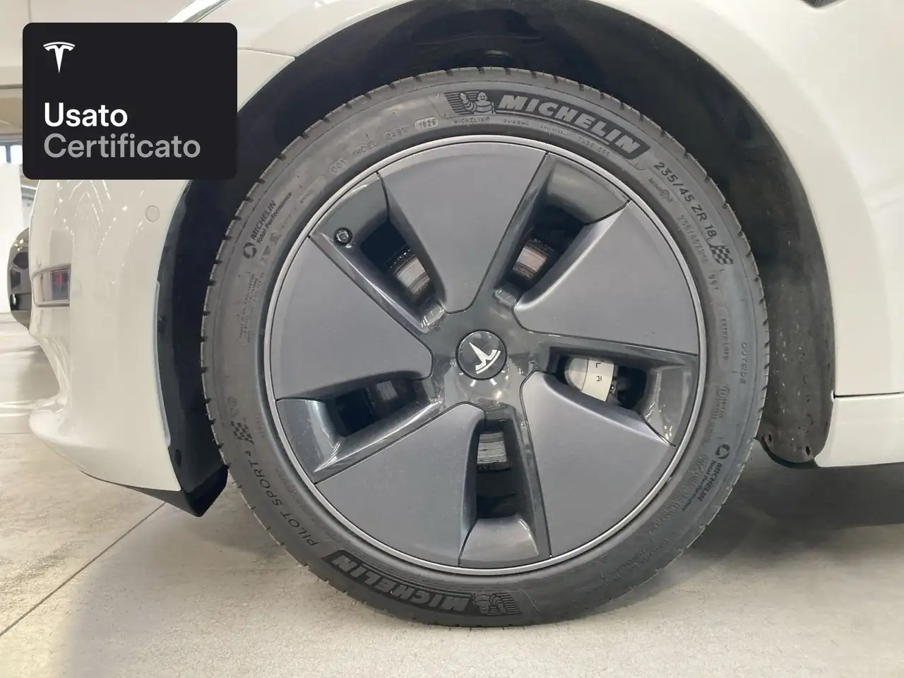 2021 Tesla Model 3 Long Range AWD, photograph 5
