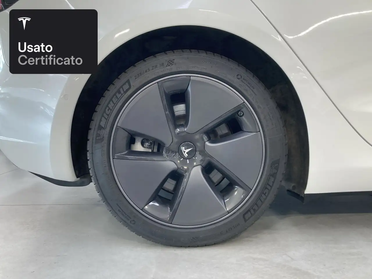 2021 Tesla Model 3 Long Range AWD, photograph 10