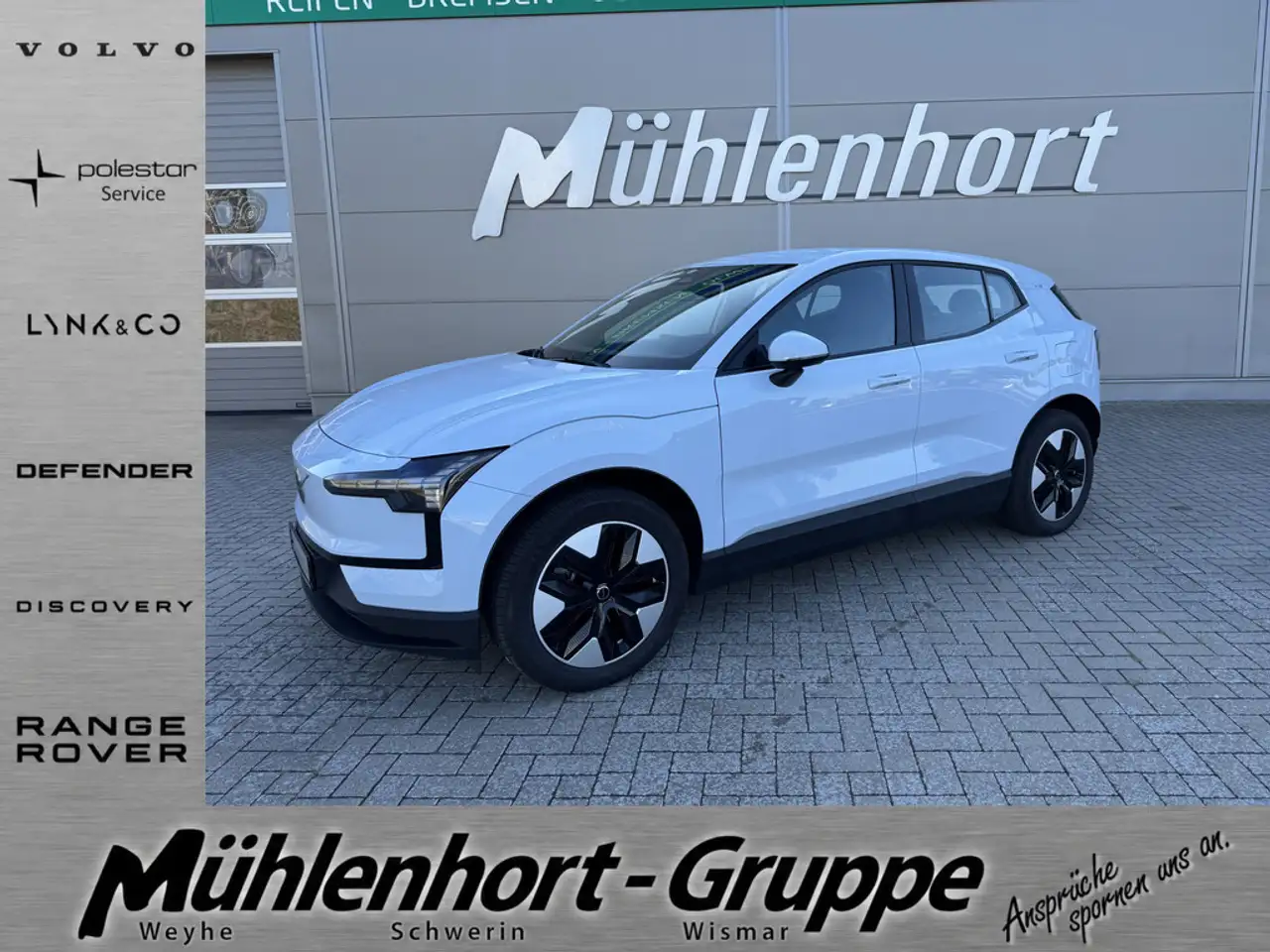 Volvo EX30 Core 2WD Pure Electric AHK SHZ ACC LED — photo 1 of 21