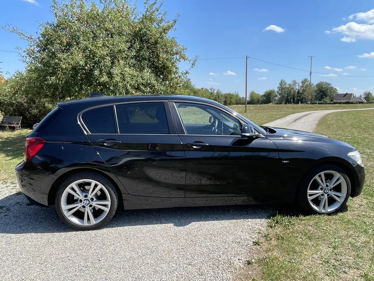 BMW 120 120d Sport-Aut. Sport Line — photo 1 of 16