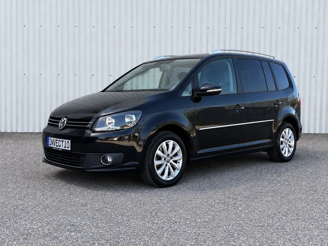Volkswagen Touran Highline BMT 2. Hand Pano AHK — photo 1 of 27