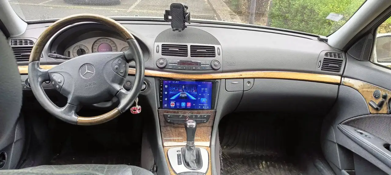 Mercedes-Benz E 400 E 400 CDI Avantgarde Pack Luxe A — photo 1 of 10