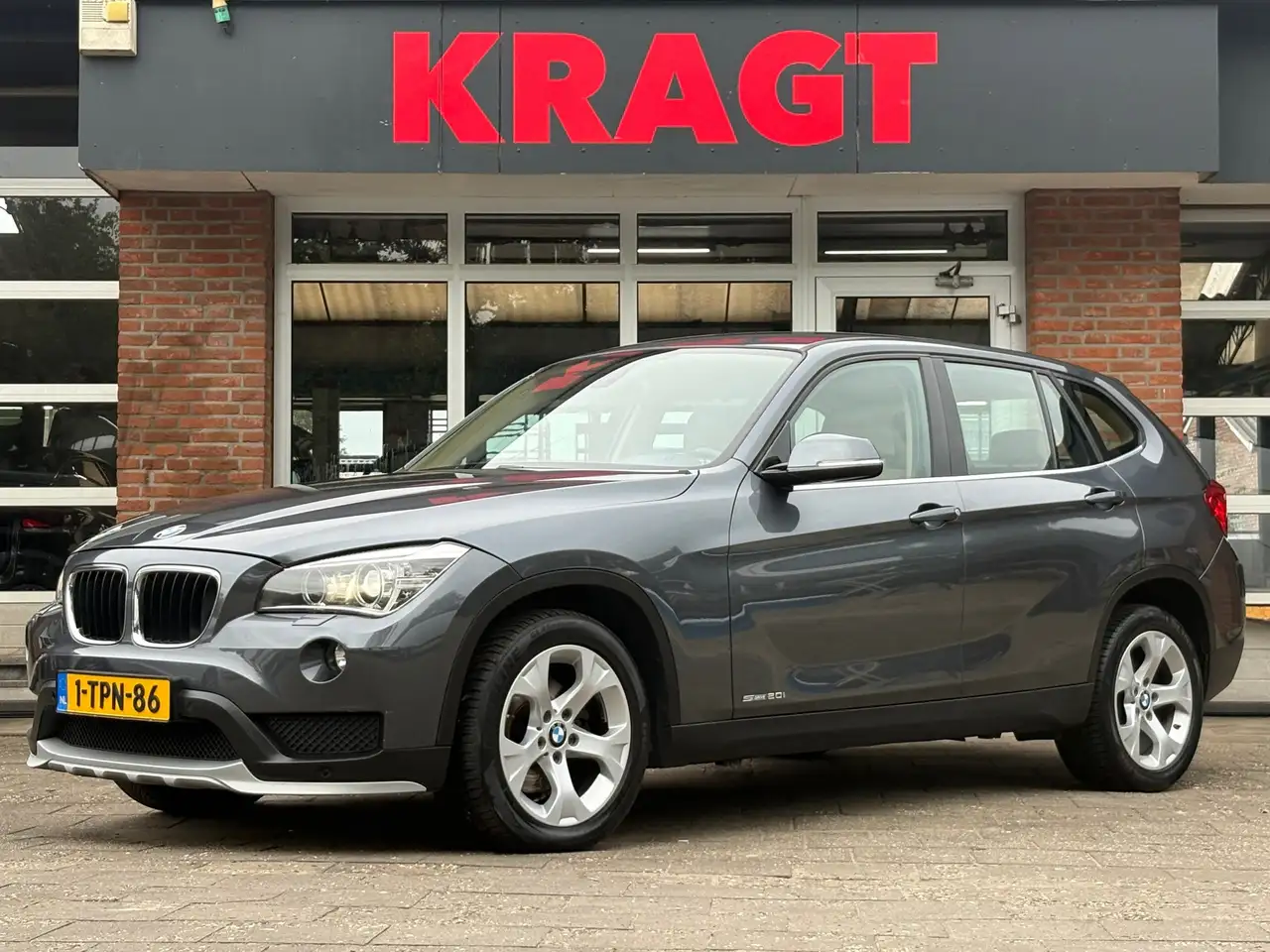 BMW X1 Executive sDrive20i 184 pk - AUTOMAAT - Leder - — photo 1 of 33