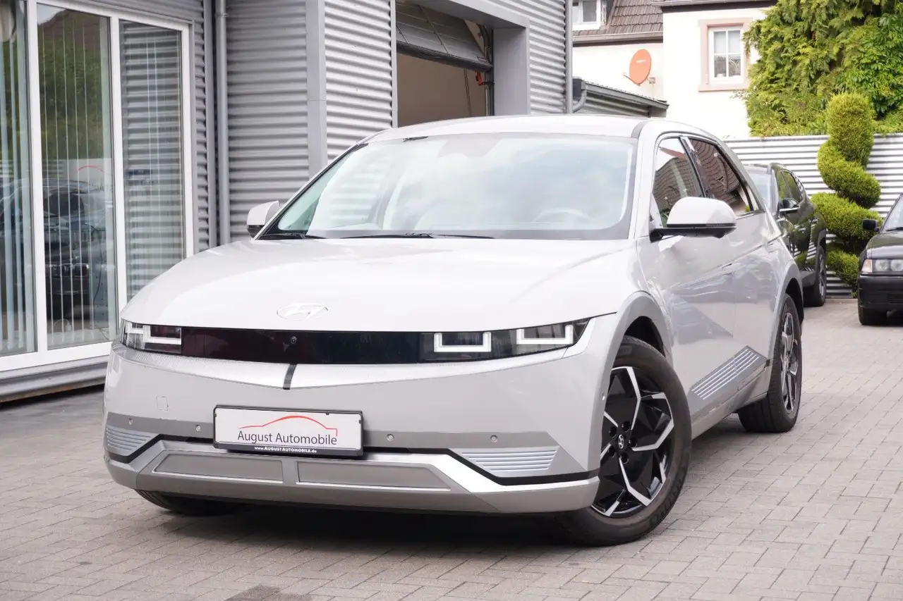 Hyundai IONIQ 5 UNIQ WPump 360° Belüf 4xSHz ACC LED BOSE — photo 1 of 33