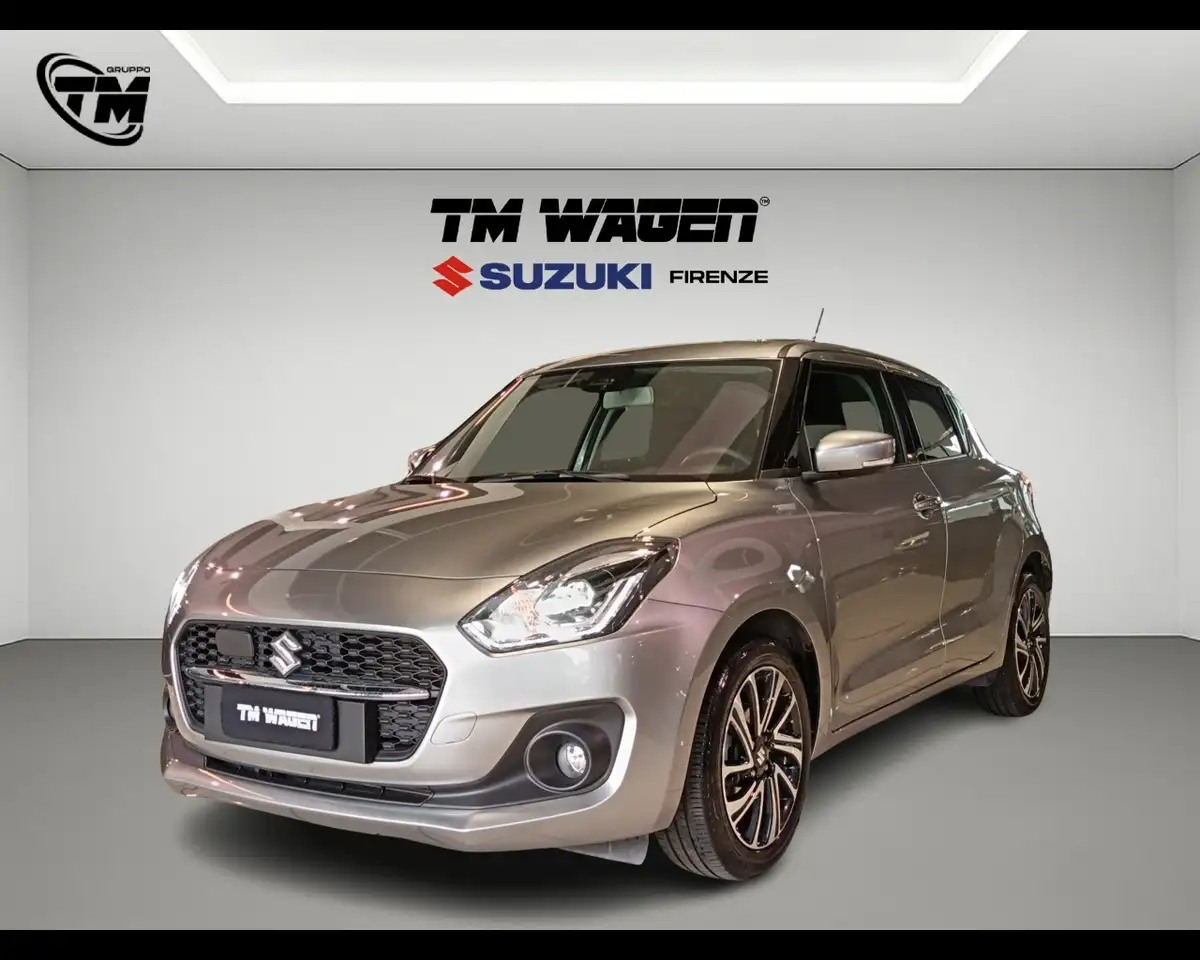 Suzuki Swift 1.2 Hybrid Top 83CV *NEOPATENTATI* 2023 — photo 1 of 15